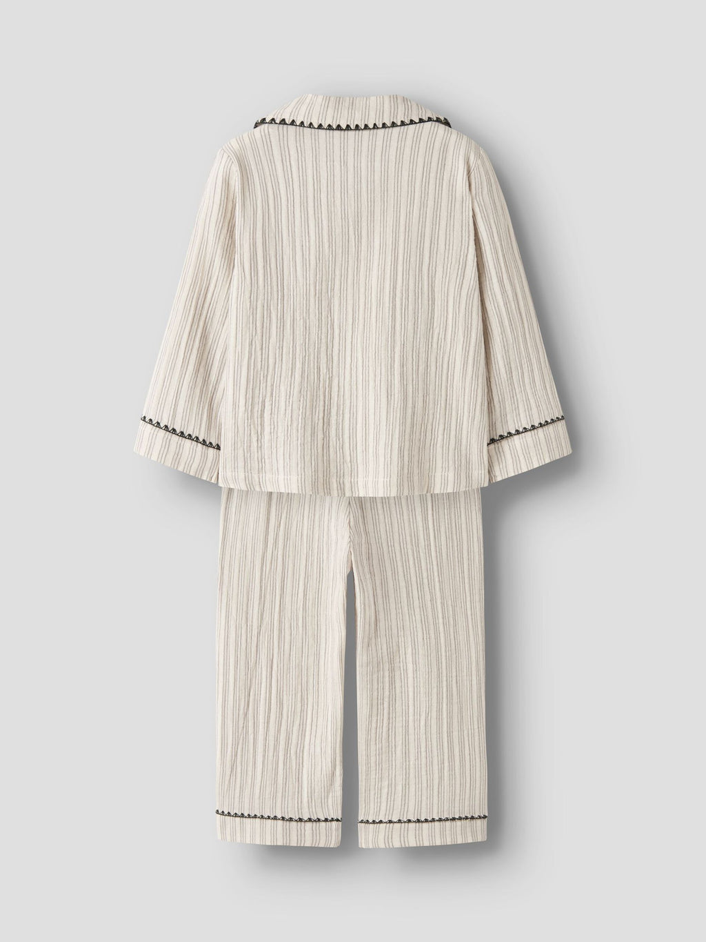 Lil’ Atelier Sage Nun pysjamassett – Turtledove · Mulled Basil