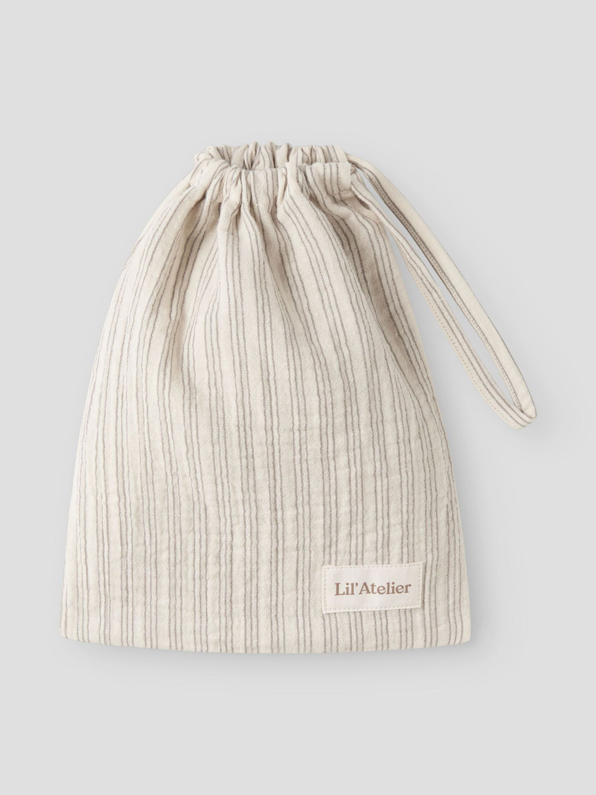 Lil’ Atelier Sage Nun pysjamassett – Turtledove · Mulled Basil