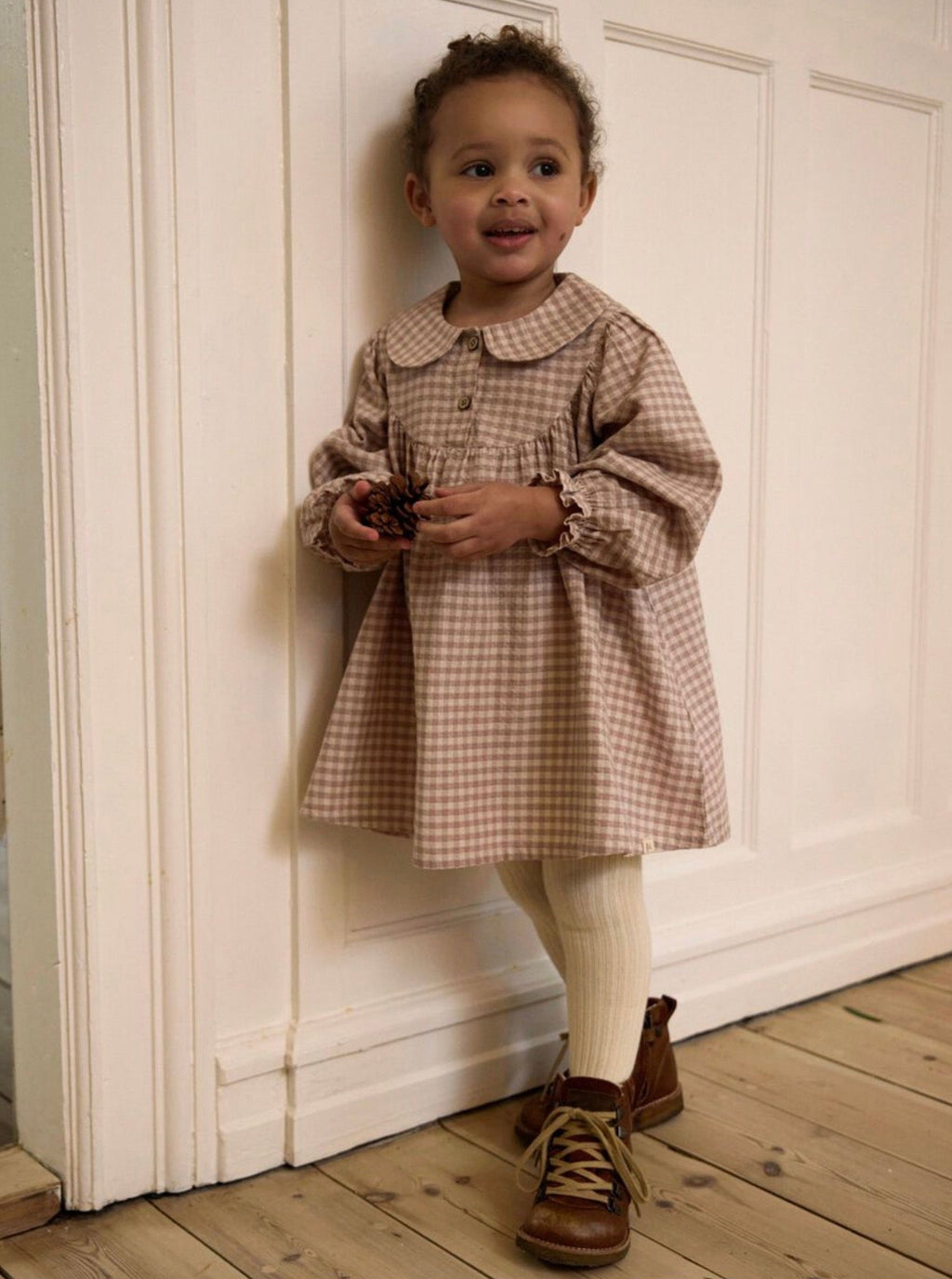 Lil’ Atelier Rebba langermet kjole – Bark / Lilac Ash-ruter