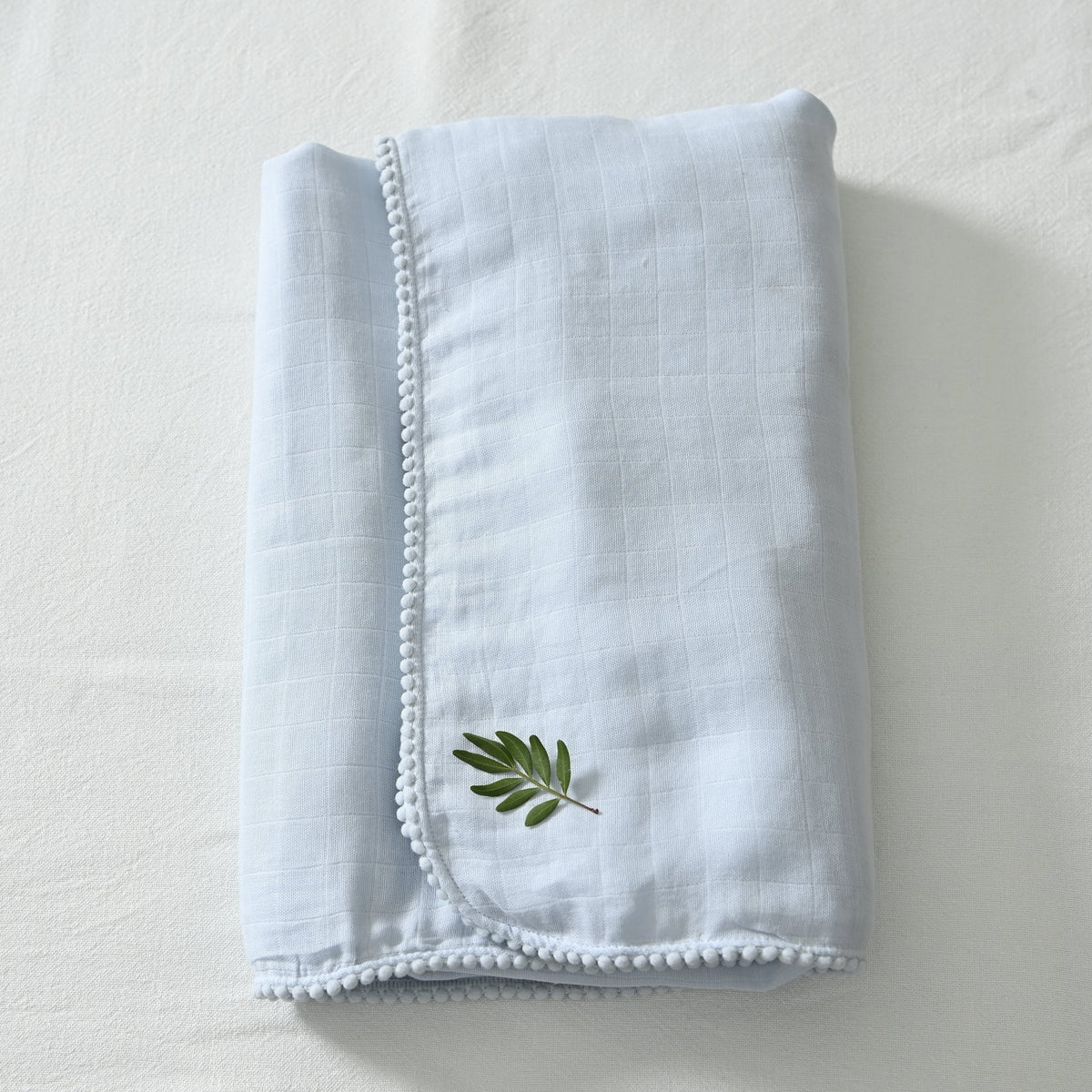 Jack o Juno Pom Pom Muslin Blanket (1-pack) – Baby Blue