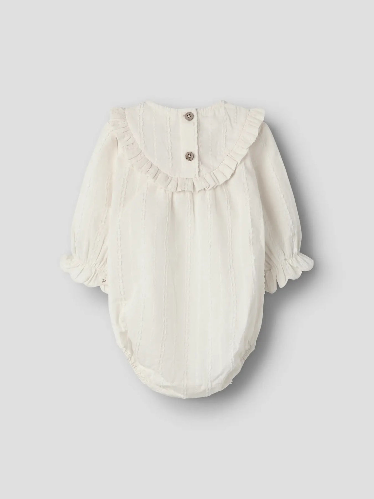 Lil’ Atelier Frosea Fik langermet romper i Turtledove med volanger, sett bakfra